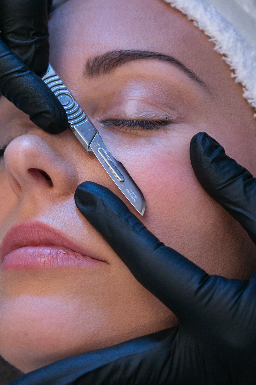 Deluxe Dermaplaning